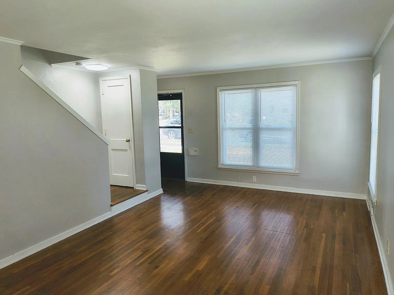 2 bed, $895 — Photo 2