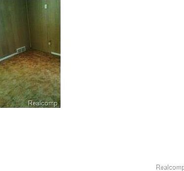 2nd image of 23835 Tawas Ave