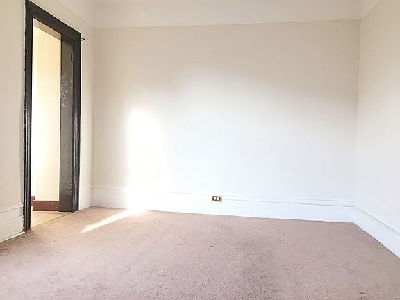 3rd image of 327 Bedford Ave APT 5D