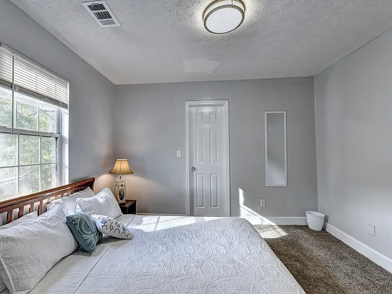 1170 Atlantic Dr NW — Photo 46