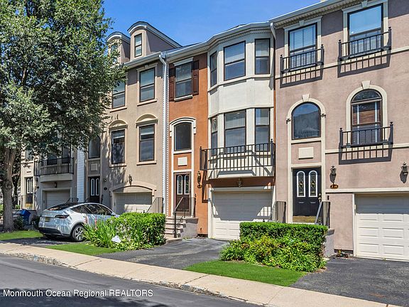 2nd image of 335 Wilshire Drive #3036