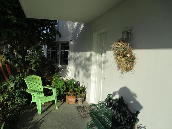 5th image of 7 Westwood Ave APT 101C