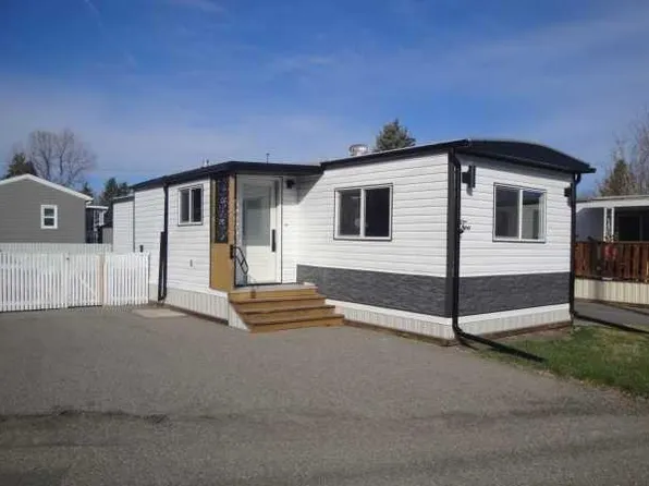 2300 13th St N #2, Lethbridge, AB T1H 4E8