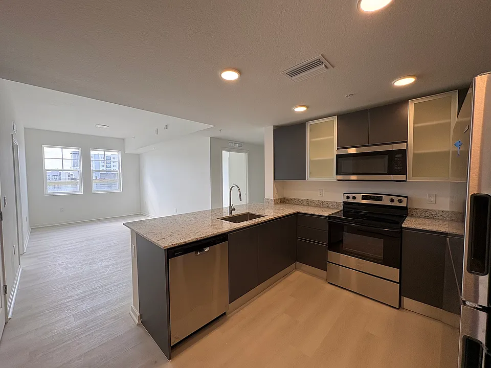 5592 Pga Blvd #121