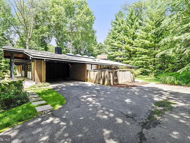 400 W Windsor Ave — Photo 49