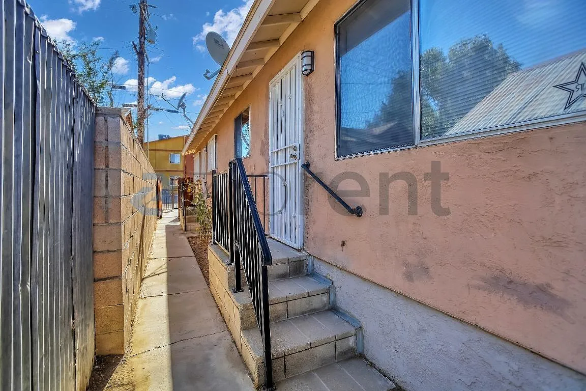 2 bed, 826 sqft, $1,345 — Photo 1