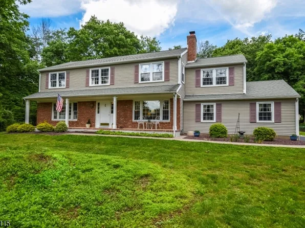 6 Cheryle Way, Clinton Twp., NJ 08801