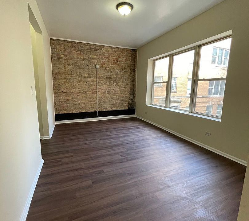 1st image of 3005 W 19th St #2E