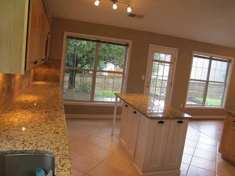 3350 Vernon Cmns NW — Photo 13