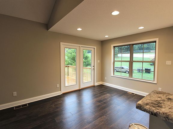 5th image of 3116 Heather Glen Dr