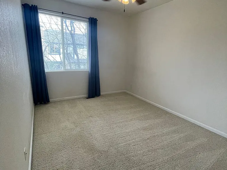 2845 Willow Tree Ln — Photo 16
