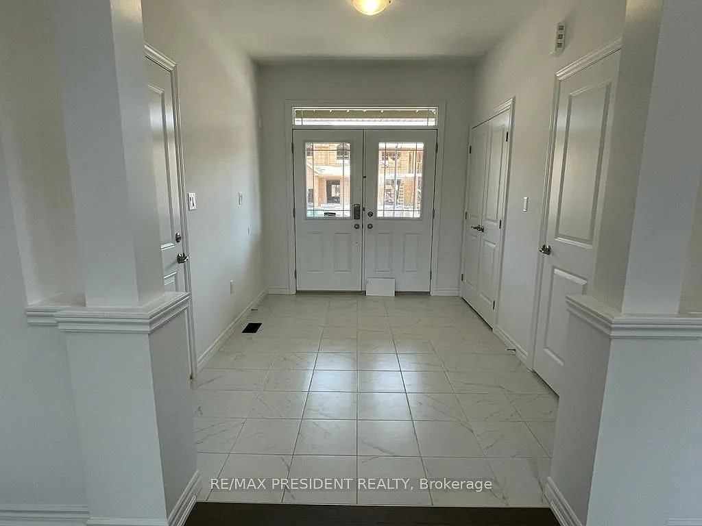 4 bed, $2,850 — Photo 4