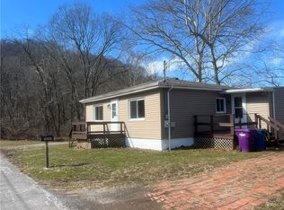 960 Michelle Rd, New Kensington, PA 15068