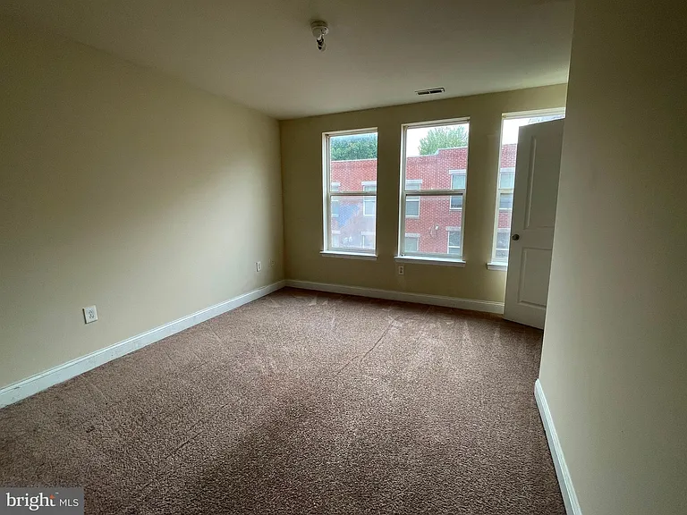 1934 N Gratz St #B — Photo 11