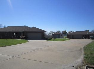 420 E Scottsdale Dr, Ozark, MO 65721