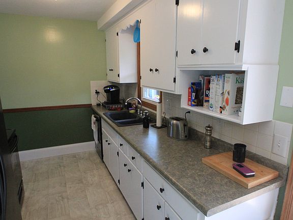3rd image of 2360 Jansen Ave