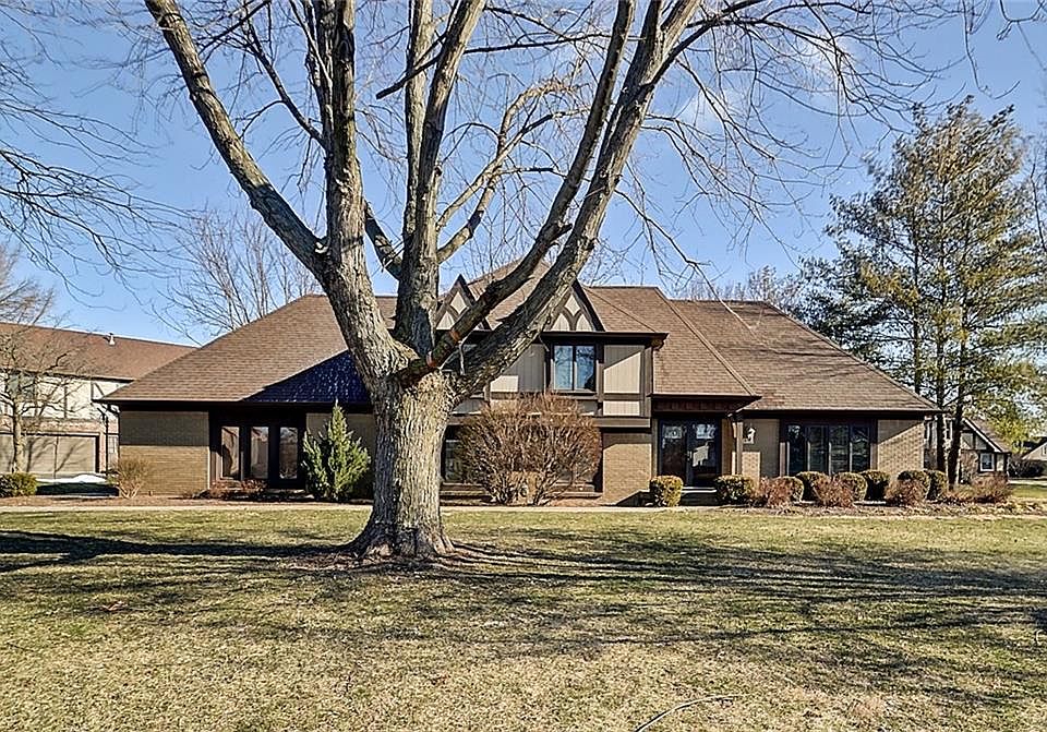 1st image of 975 Carmen Ct
