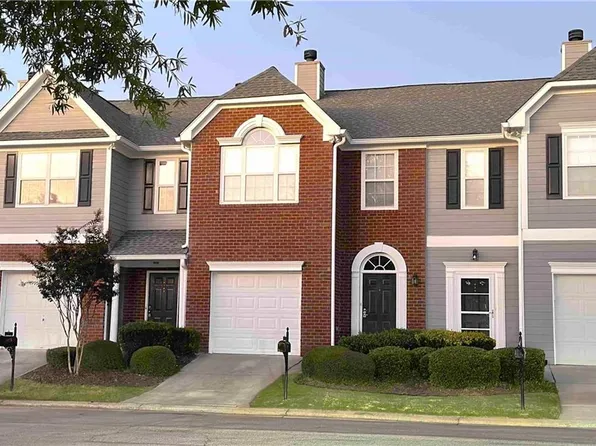 6243 Shoreview Cir, Flowery Branch, GA 30542