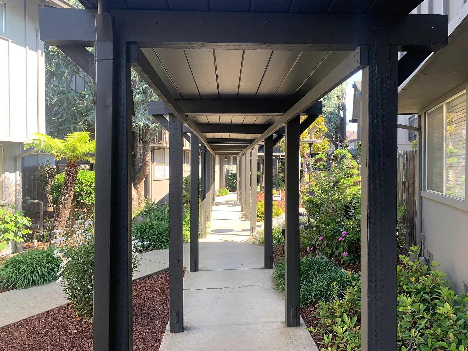 Pinehaven Garden Apartments — Photo 3