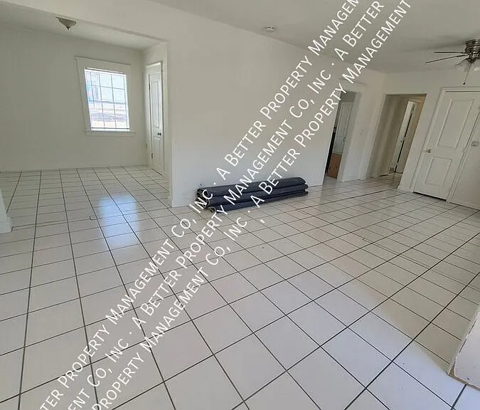 1144 Gladys Ave — Photo 1