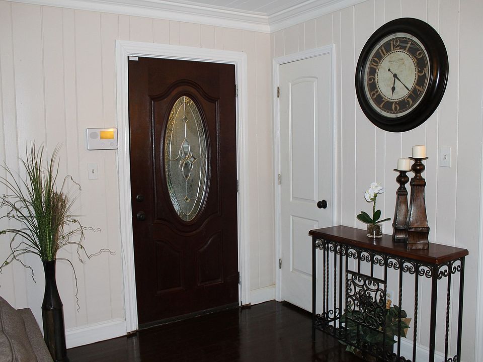 1st image of 311 W Grand Ave