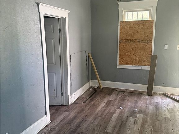 3rd image of 7505 Elton Ave