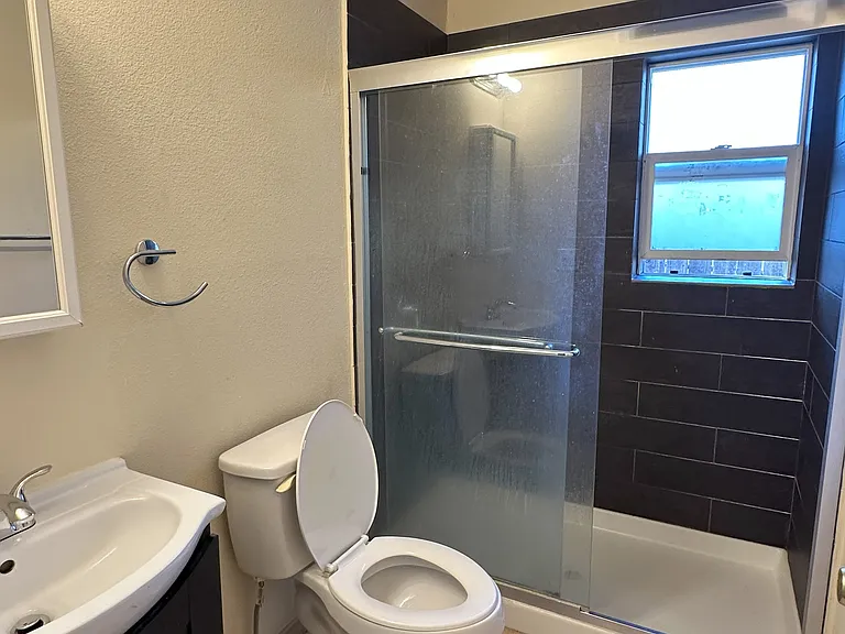1660 Studio Waltham Rd — Photo 6