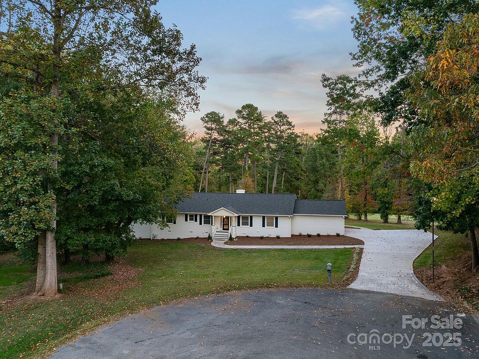 1st image of 104 Shawnee Cir