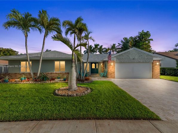 14450 Hampton Pl, Davie, FL 33325