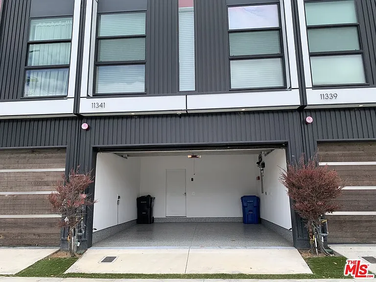 11341 Pearl St — Photo 10