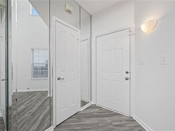 3rd image of 1479 Berkshire Drive