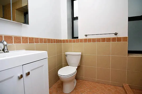 Rented by Bohemia Realty Group | media 7