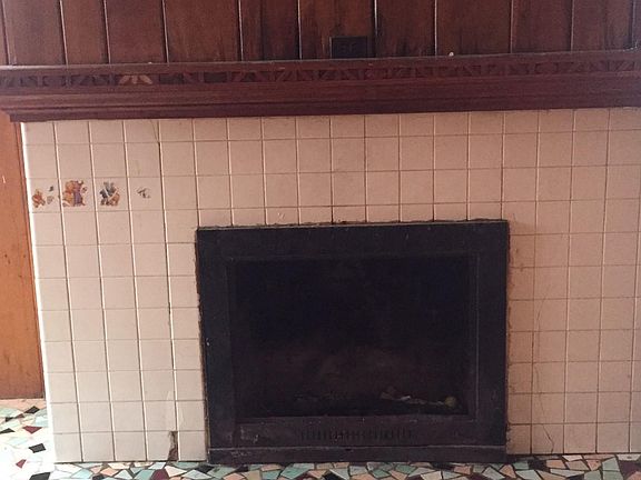 June St Fireplace in LR