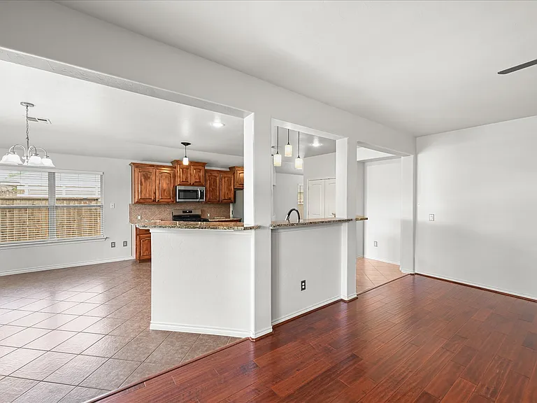 8725 Pikes Peak Rd — Photo 17