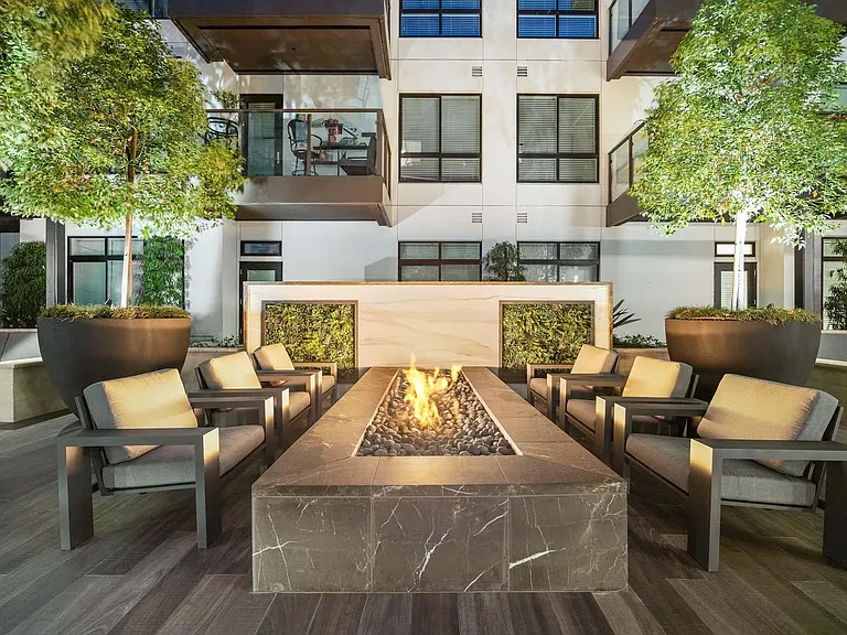 Outdoor comfort with a touch of warmth