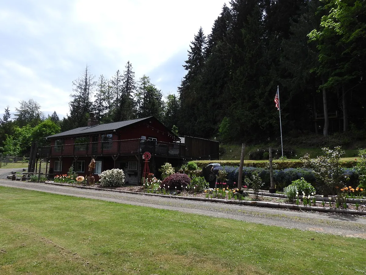 Building Photo - 243096 Highway 101