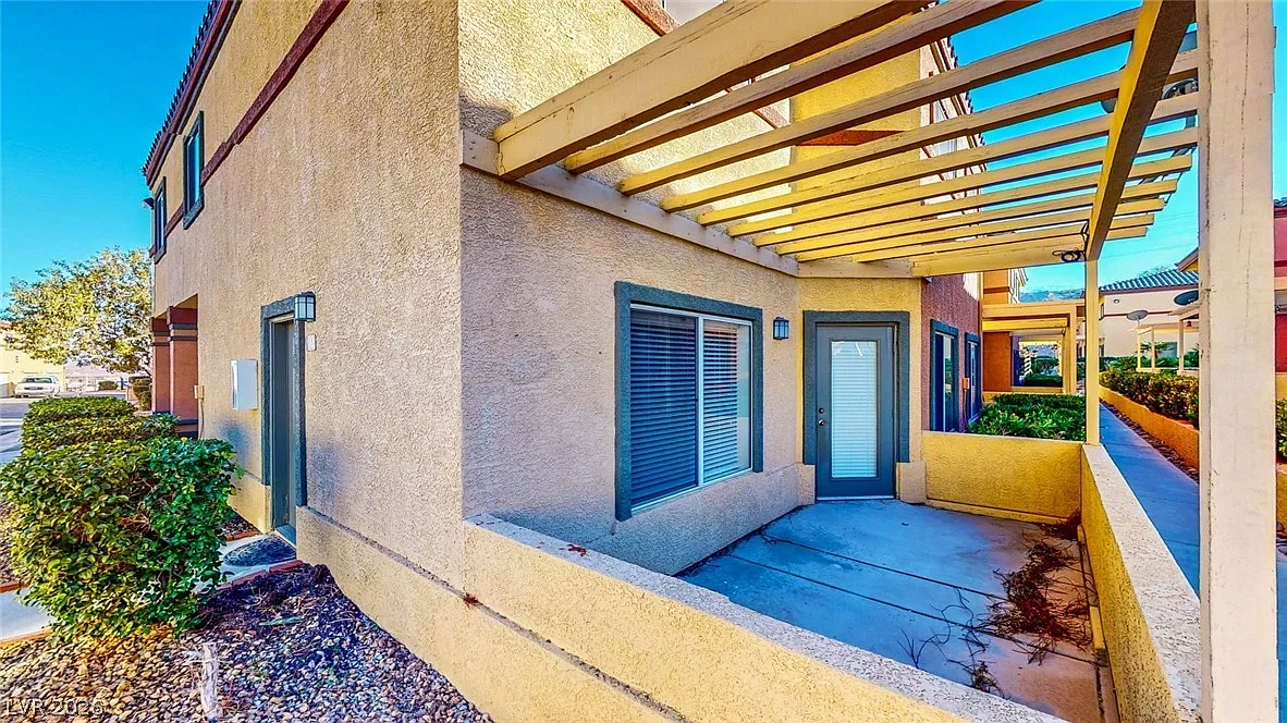 3 bed, 2.5 bath, 5214 sqft, $1,650 — Photo 4