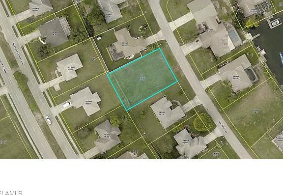 5th image of 906 SW 3rd Ave