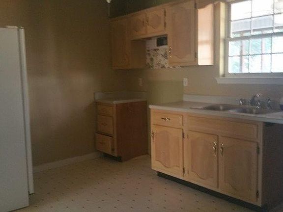 4th image of 13785 Tonja Ln N