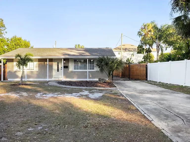 2719 Boca Ciega Dr N — Photo 20