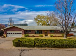 60 La Cueva St, Los Alamos, NM 87544