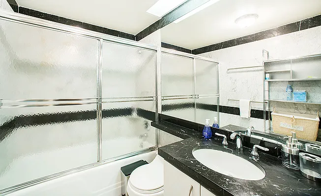 Rented by R New York | media 14