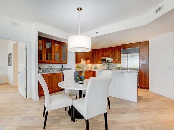 4th image of 700 W Harbor Dr Unit 2403