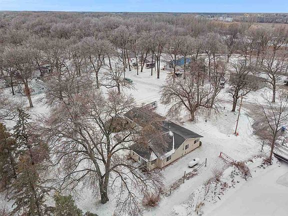 3rd image of 2744 N Peterson Beach Dr
