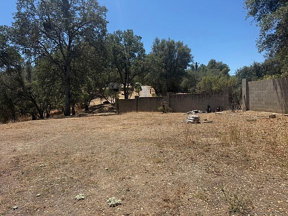 4th image of 2708 Golden Gate Dr
