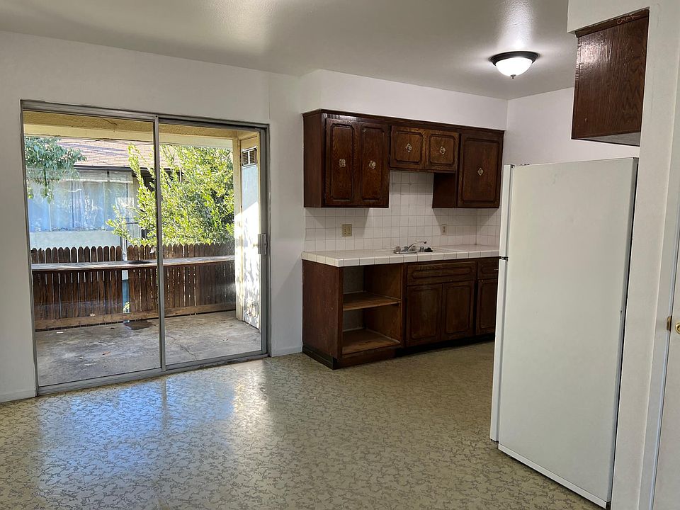 2nd image of 4841 E University Ave APT 103