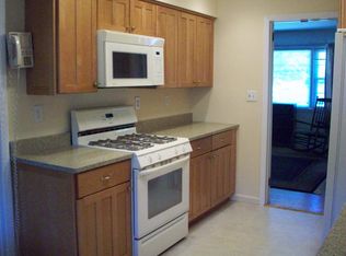 24 Whitehall Ave, Edison, NJ 08820