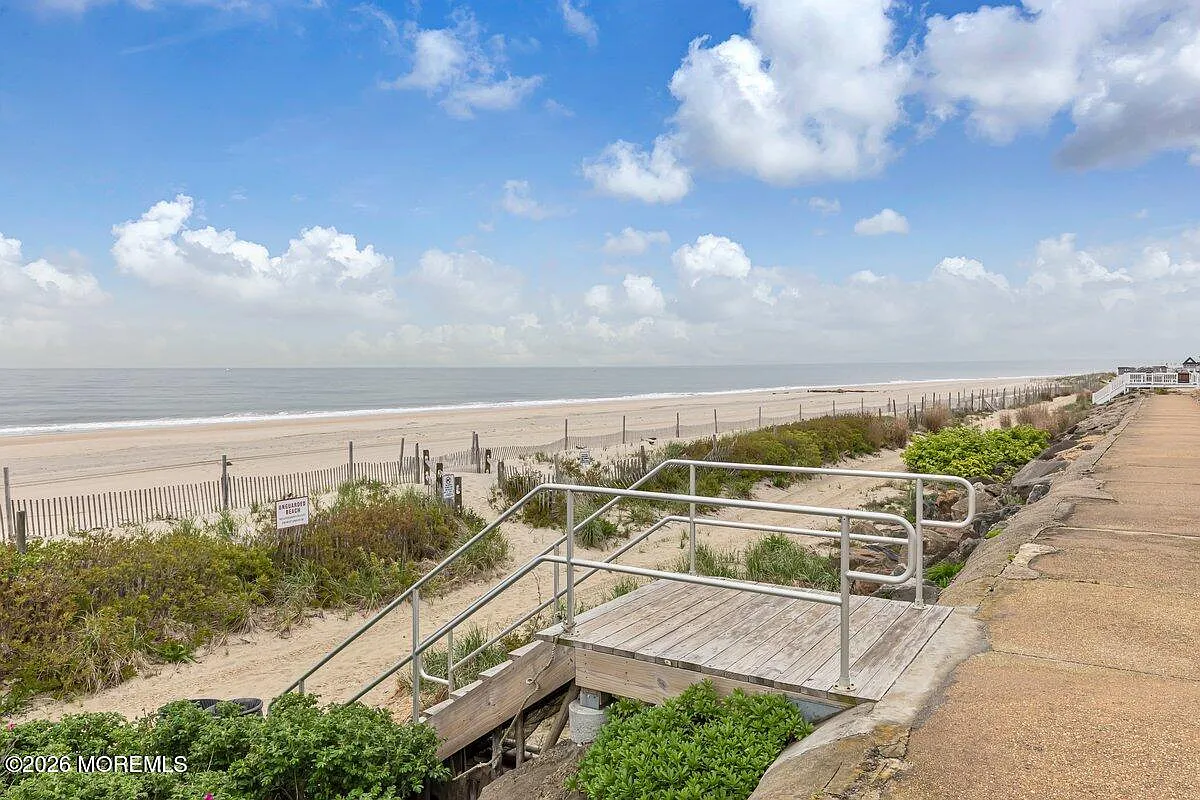 2 bed, 2.5 bath, $13,000 — Photo 3