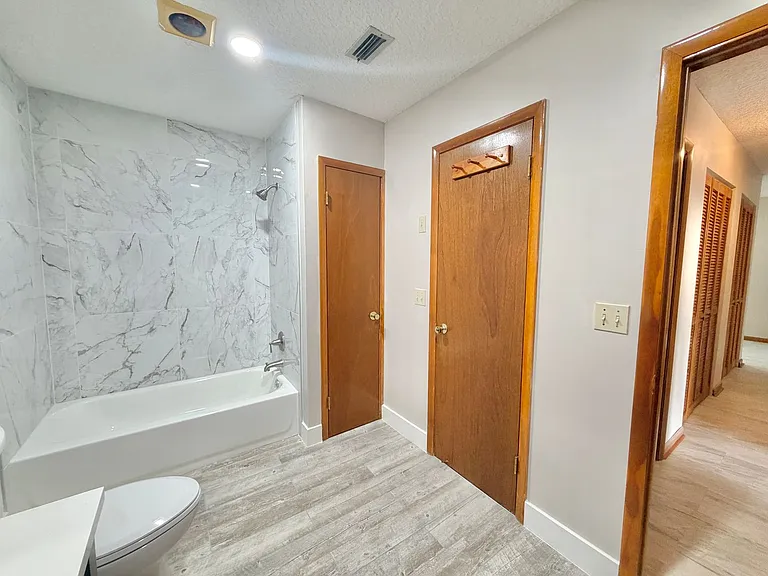 3990 Clearwater Ln — Photo 10