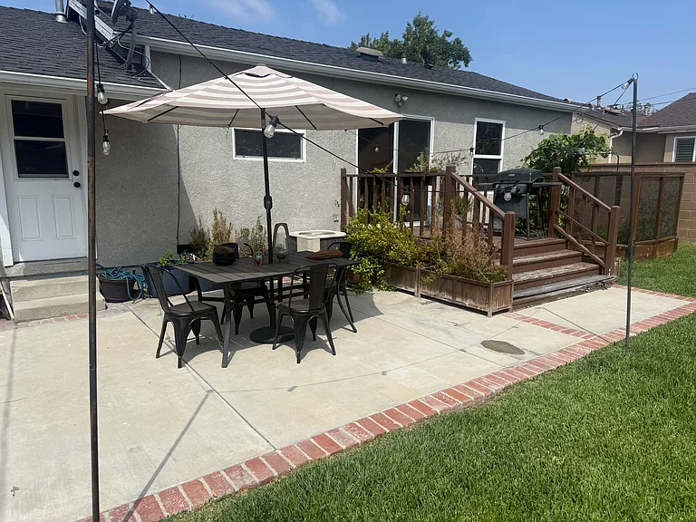 748 N Doan Dr — Photo 33